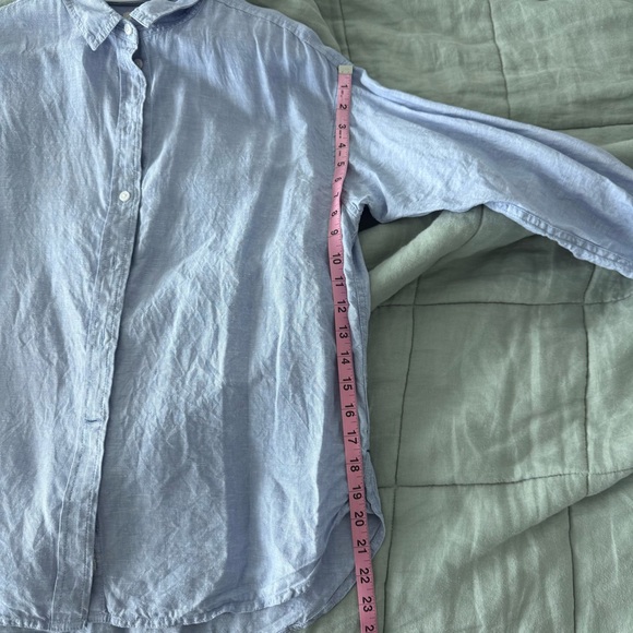 J Crew relaxed fit, 100% linen button-down shirt, size 10 Petite, pale blue. - Picture 3 of 4